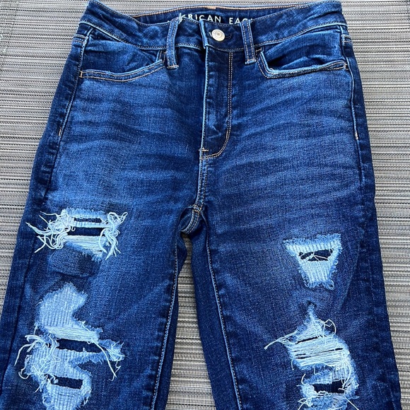 American Eagle Super Stretch Super High Rise Destroyed Denim Jegging Size 2 - Picture 2 of 8